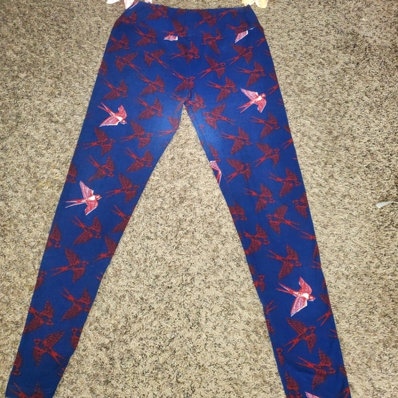 LuLaRoe Pants - LULAROE Legging good condition color blue whith